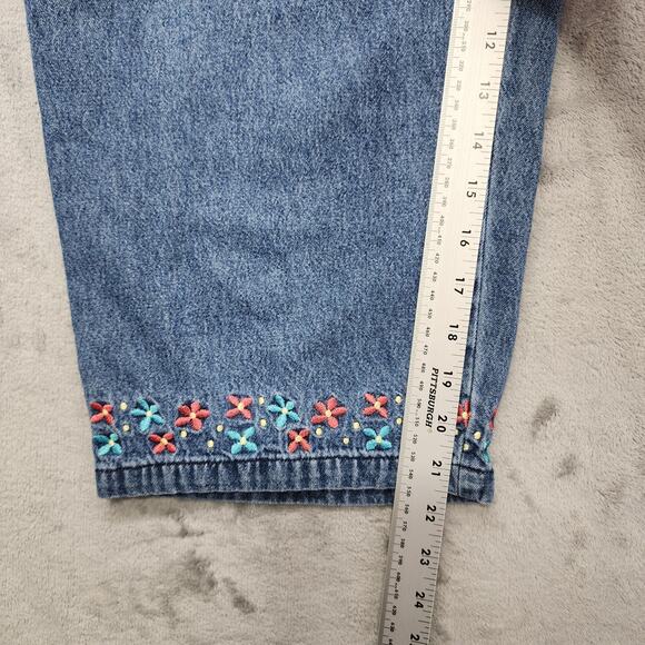 Vintage AMI Jeans Womens L Blue Pull On Denim Capri Embroidered Floral Hem - Picture 10 of 12